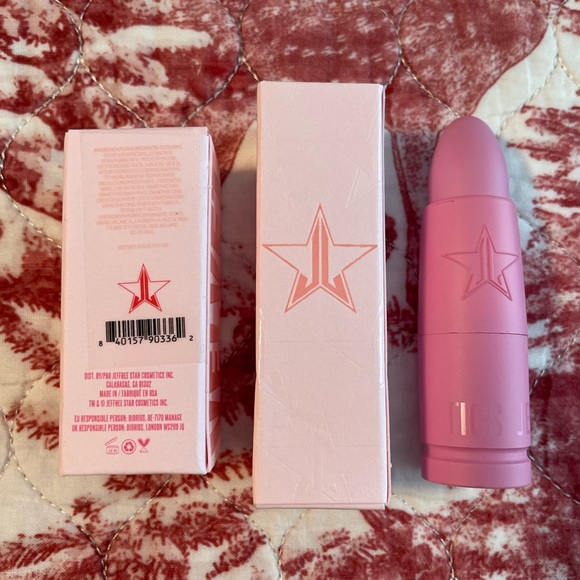 Jeffree Star Velvet Trap Lipstick in Red Affair - Picture 3 of 6